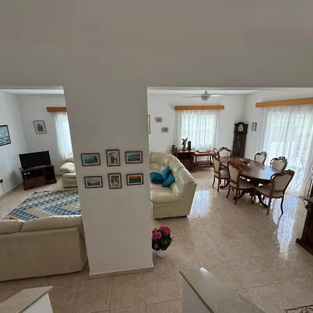 White Rose Villa *